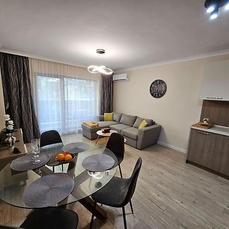 Serenity In The Heart Of Varna With Parking Exterior foto