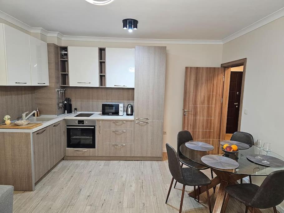 Serenity In The Heart Of Varna With Parking Exterior foto